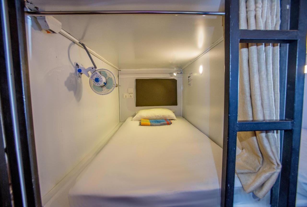 Hotel Bunk Planet Kandy Exterior foto